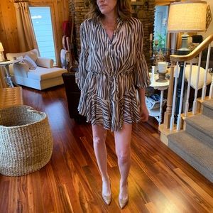 Vici printed ruffled dress -size L